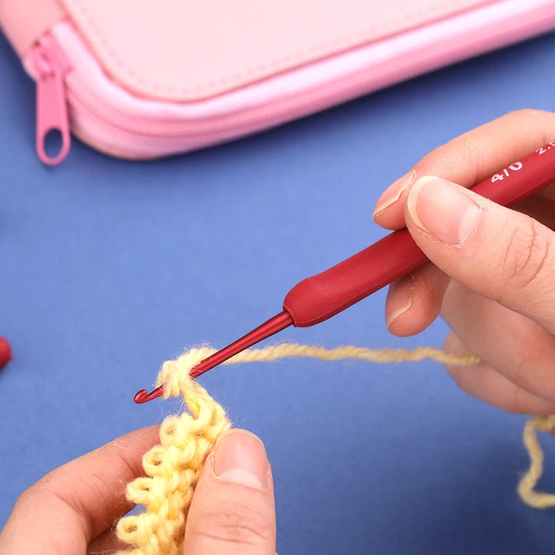 9PCS Red Crochet Hooks